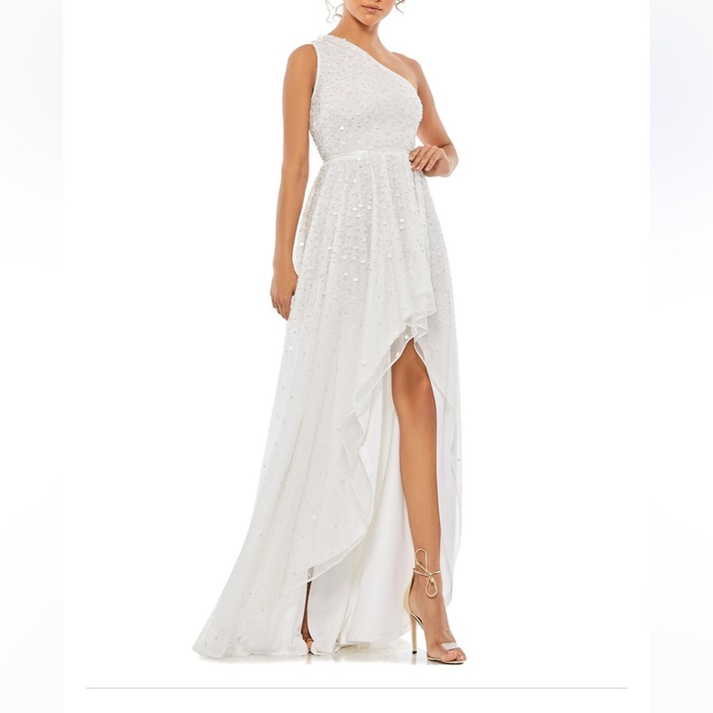 One shoulder Mac duggal wedding / prom / formal gown size 2